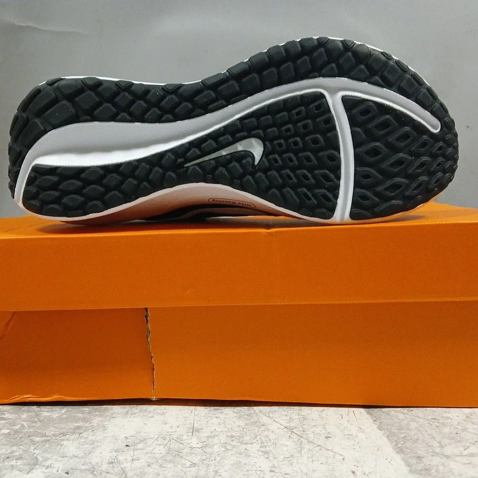 BOXED PAIR OF NIKE WOMEN'S DOWNSHIFTER 13 RUNNING SHOES IN BLACK/WHITE SIZE UK 6