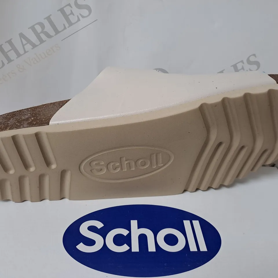 BOXED SCHOLL SANDLES IN CREAM SIZE 7  