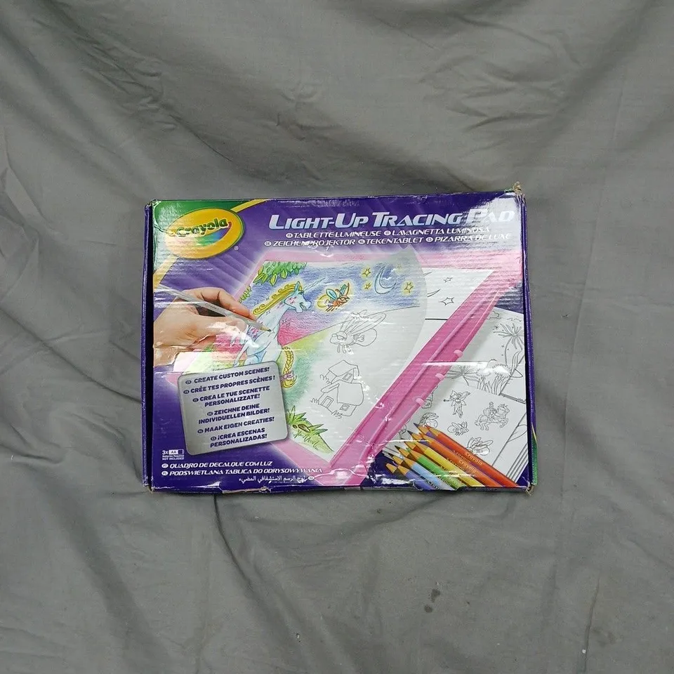 BOXED CRAYOLA LIGHT-UP TRACING PAD 