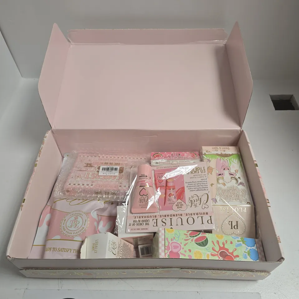 P LOUISE MAKEUP GIFT SET – PINK FLORAL BOX