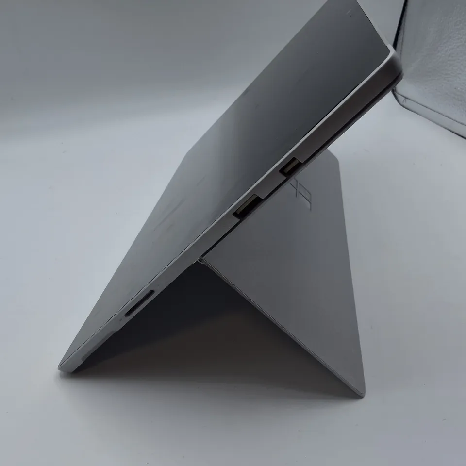 UNBOXED MICROSOFT SURFACE PRO 128GB TABLET IN SILVER - MODEL 1796