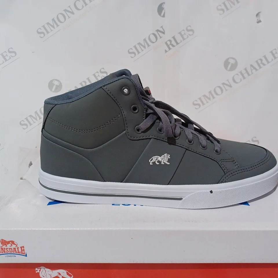 BOXED LONSDALE CANONS MENS TRAINERS - SIZE 10