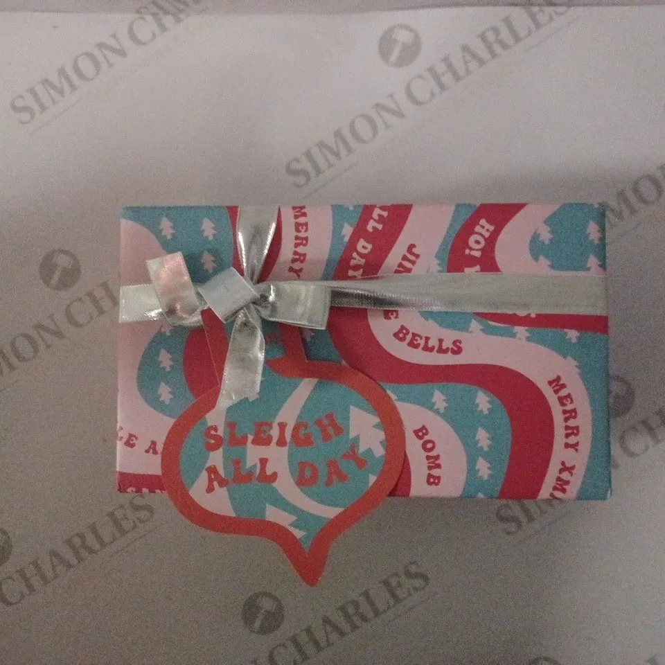 LOT OF 4 BOMB COSMETICS SLEIGH ALL DAY BATH BOMBS & SOAPS GIFT SET