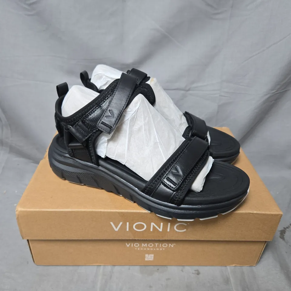 BOXED PAIR OF VIONIC WALK MAX SANDALS IN BLACK SIZE 4