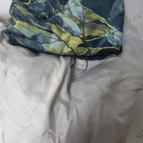 COZEE HOME SUPERSOFT & FLEECE BRIGHT FLORAL 3 PIECE DUVET SET IN BLUE KING SIZE