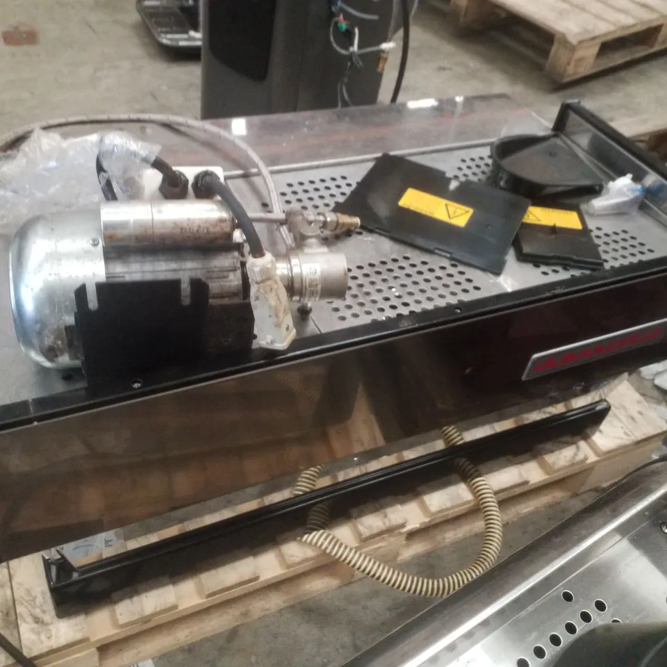 LA MARZOCCO 3 GROUP COFFEE MACHINE