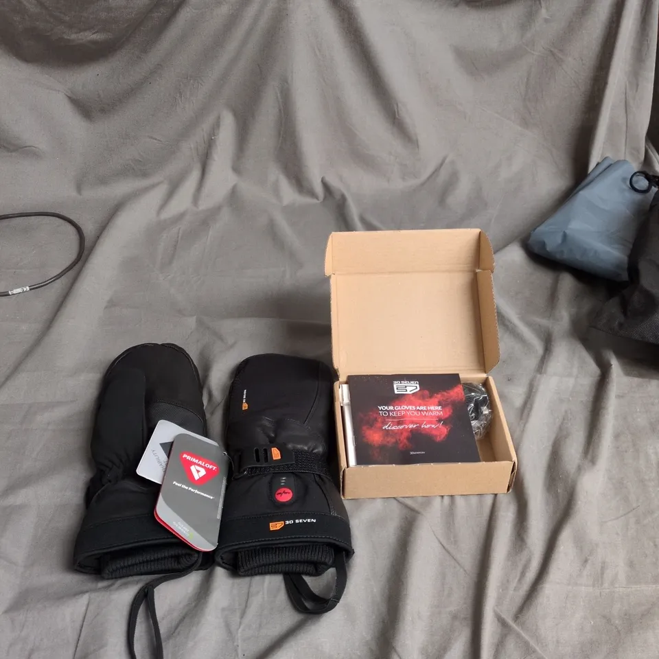 30SEVEN WINTER RECHARGEABLE  GLOVES – BLACK, PRIMALOFT INSULATED 