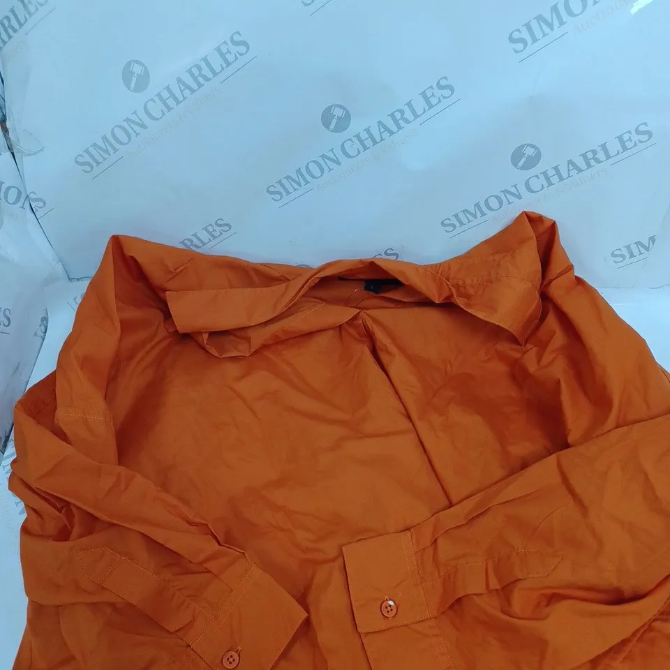 BOX OF APPROXIMATELY 10 ASSORTED CLOTHING PRODUCTS IN VARIOUS STYLES & SIZES TO INCLUDE JUMPERS, SHIRTS, VEST TOPS ETC 