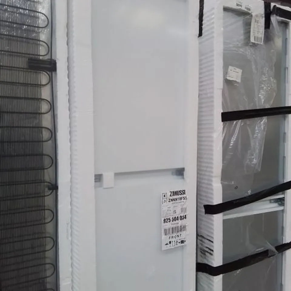 ZANUSSI INTEGRATED 50/50 FRIDGE FREEZER 240L Model ZNNN18FS5 RRP £692
