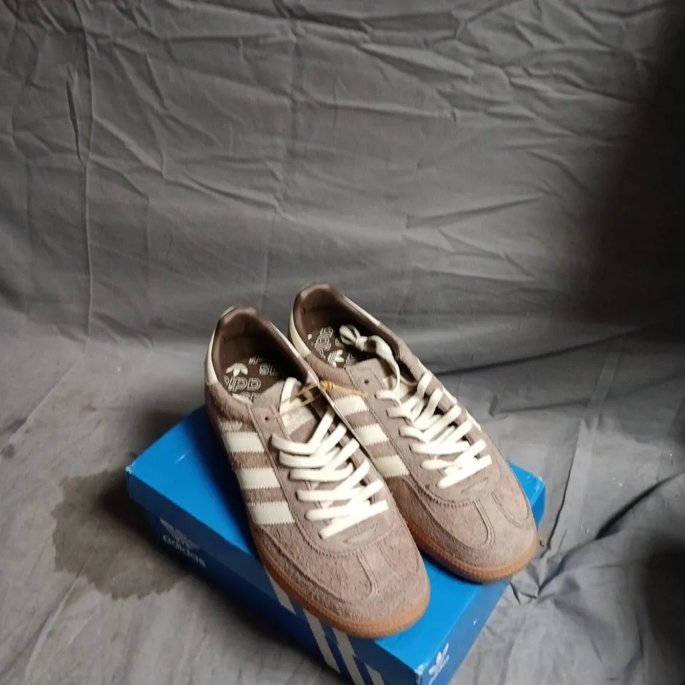 ADIDAS HANDBALL SPEZIAL W TRAINERS – BROWN SUEDE, UK 7 