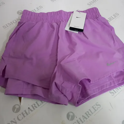 SMALL NIKE PURPLE SPORT SHORTS 