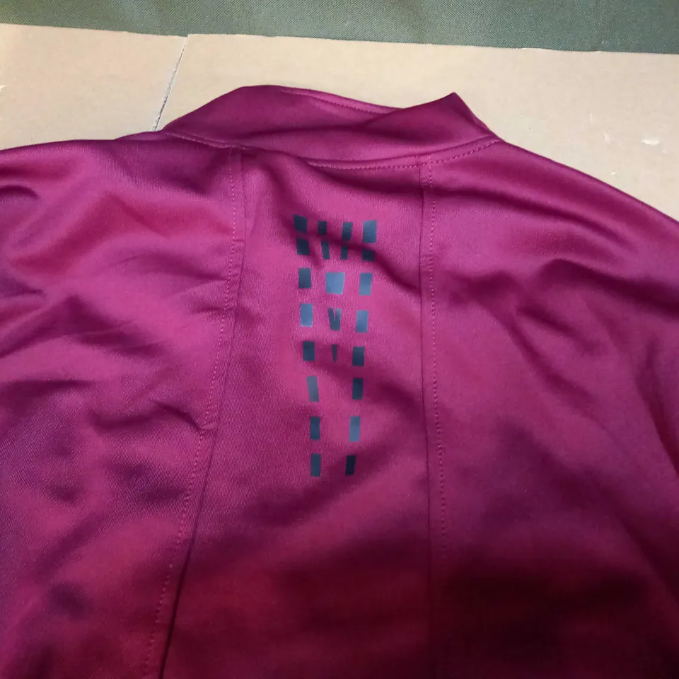 RED/BLACK TWO PIECE TRACKSUIT - SIZE EU L