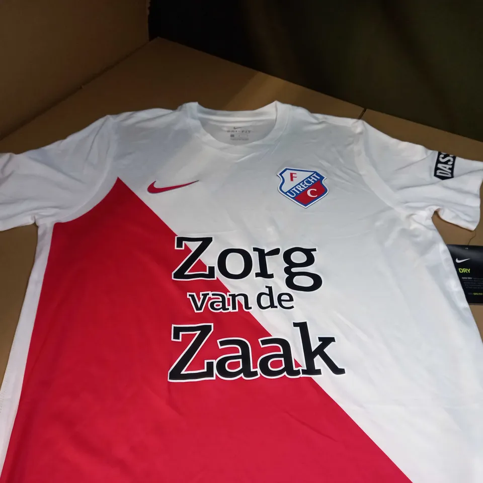 UTRECHT FOOTBALL JERSEY - LARGE