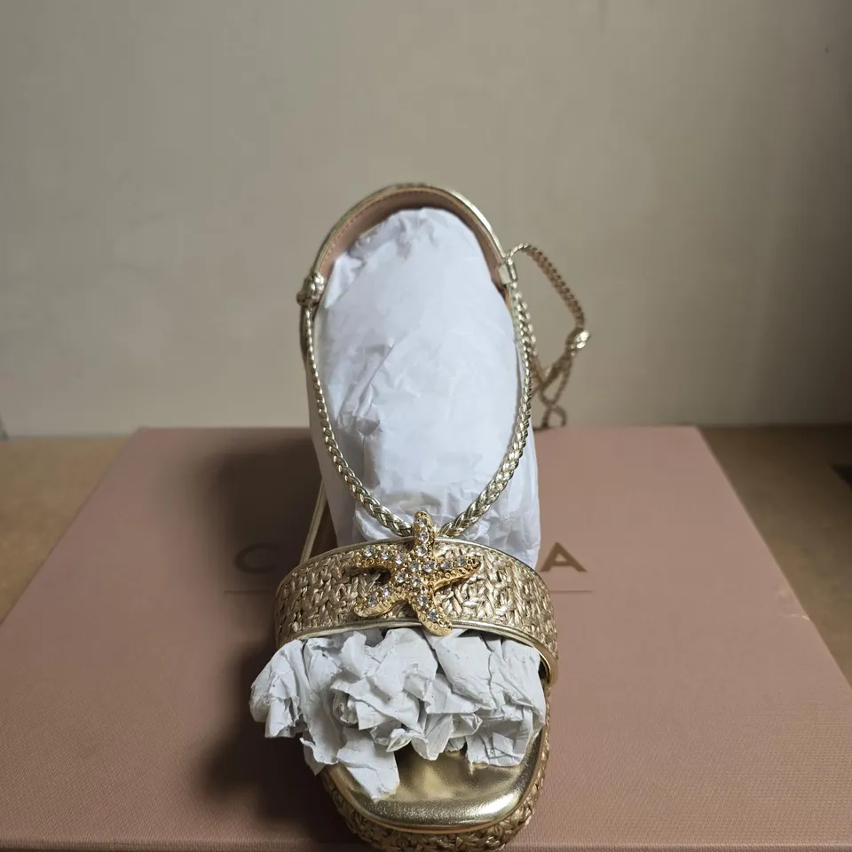 BOXED PAIR OF CARVELA MARINA LOW WEDGE SANDALS – GOLD SYNTHETIC, UK 5