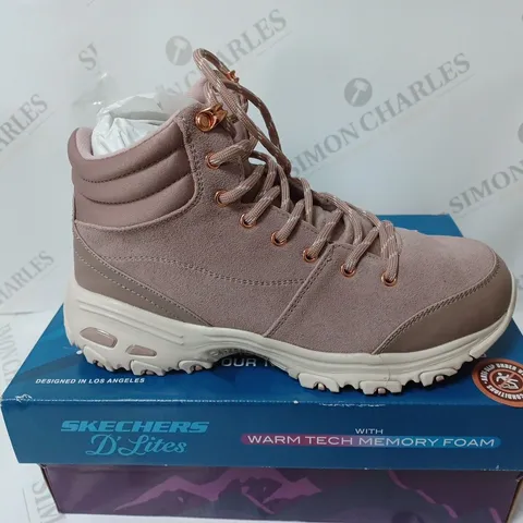 BOXED PAIR OF SKECHERS D'LITES SATIN COLLAR LACE UP BOOTS, BLUSH - SIZE 5.5