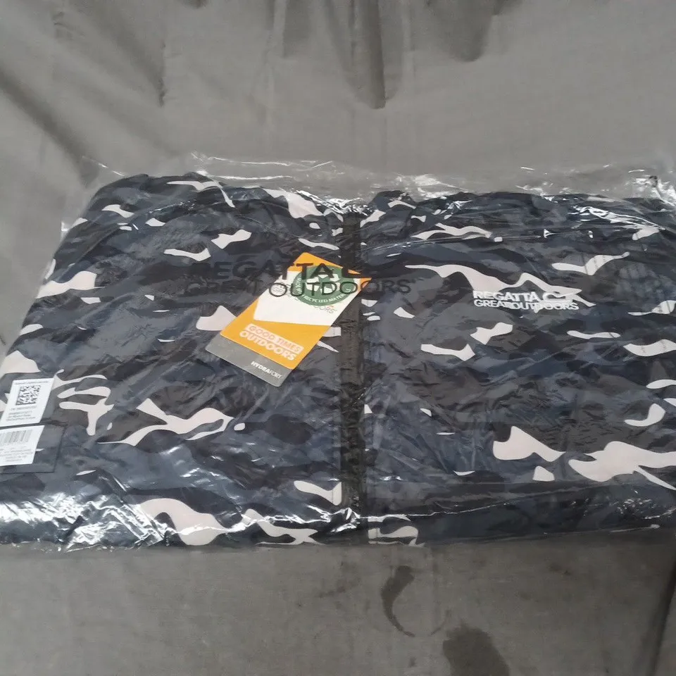 BAGGED REGATTA JUNIOR WATERPROOF ROBE 