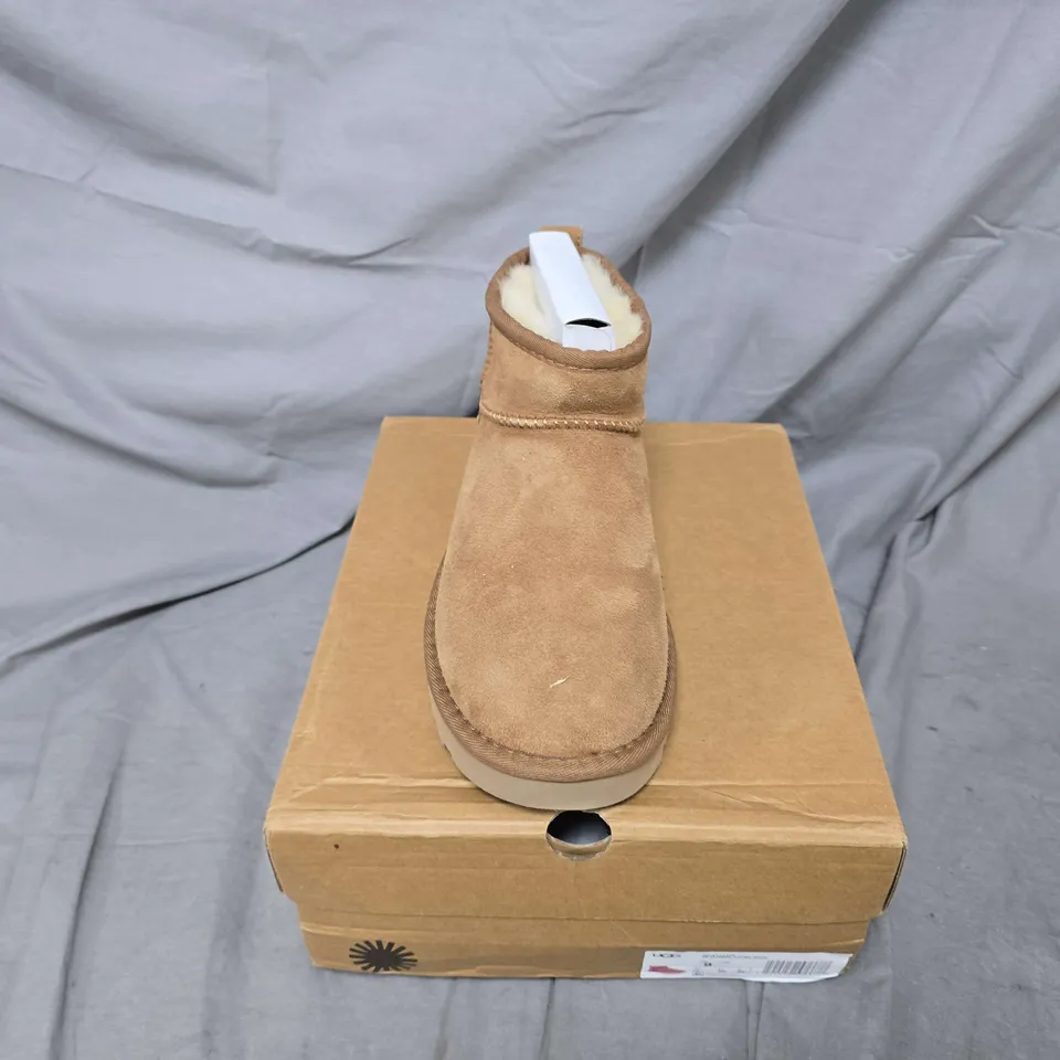 BOXED PAIR OF UGGS WOMENS CLASSIC UITRA MINIS IN SAND - UK 7