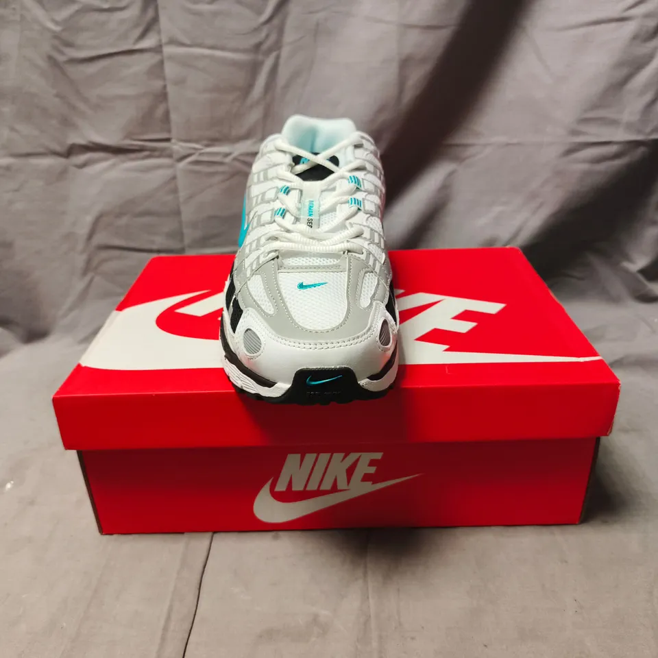 BOXED PAIR OF NIKE P-6000 TRAINERS IN WHITE/SILVER/BLUE SIZE UK 10