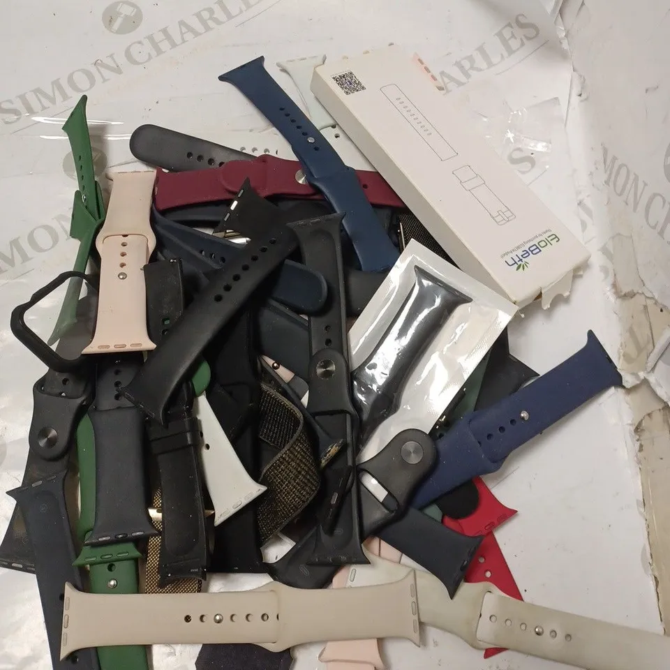 APPROXIMATELY 30 ASSORTED LOOSE SMART WATCH STRAPS IN VARIOUS DESIGNS & SIZES	