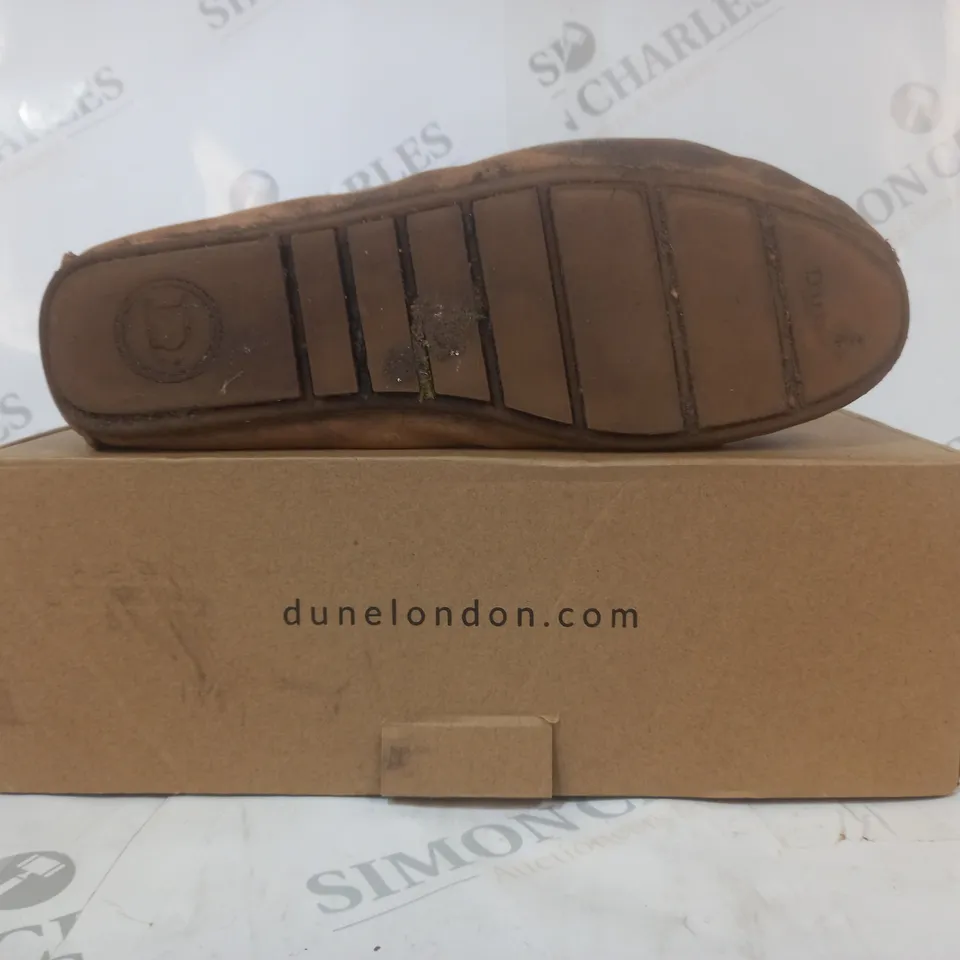 BOXED PAIR OF DUNE LONDON 511 GEENA SLIP-ON SHOES IN TAN SIZE 6