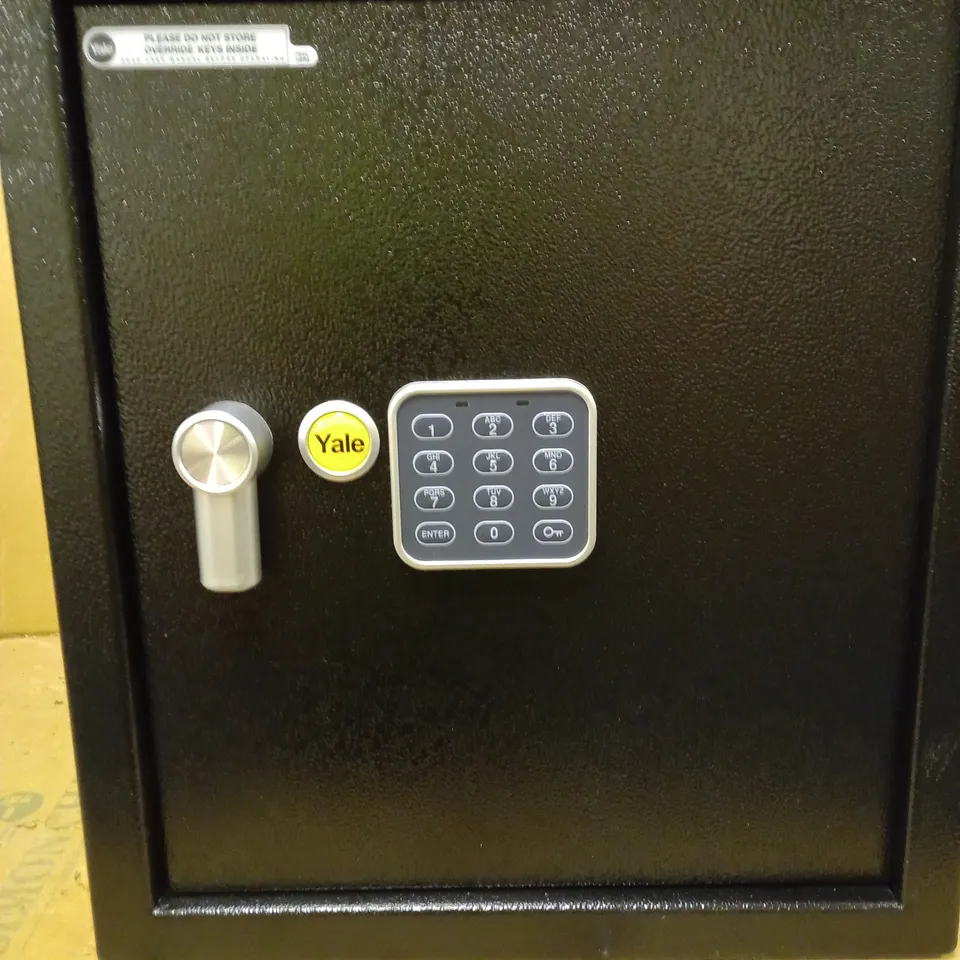 YALE ELECTRONIC SAFE