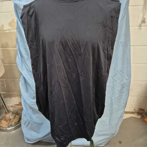 HALARA BLACK GARMENT, SIZE XL