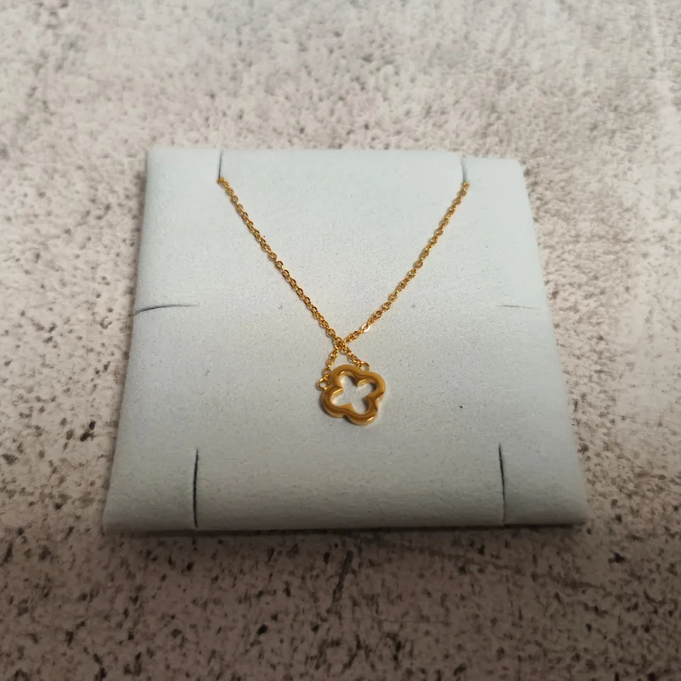 D.LOUISE CLASSIC CLOVER PENDANT