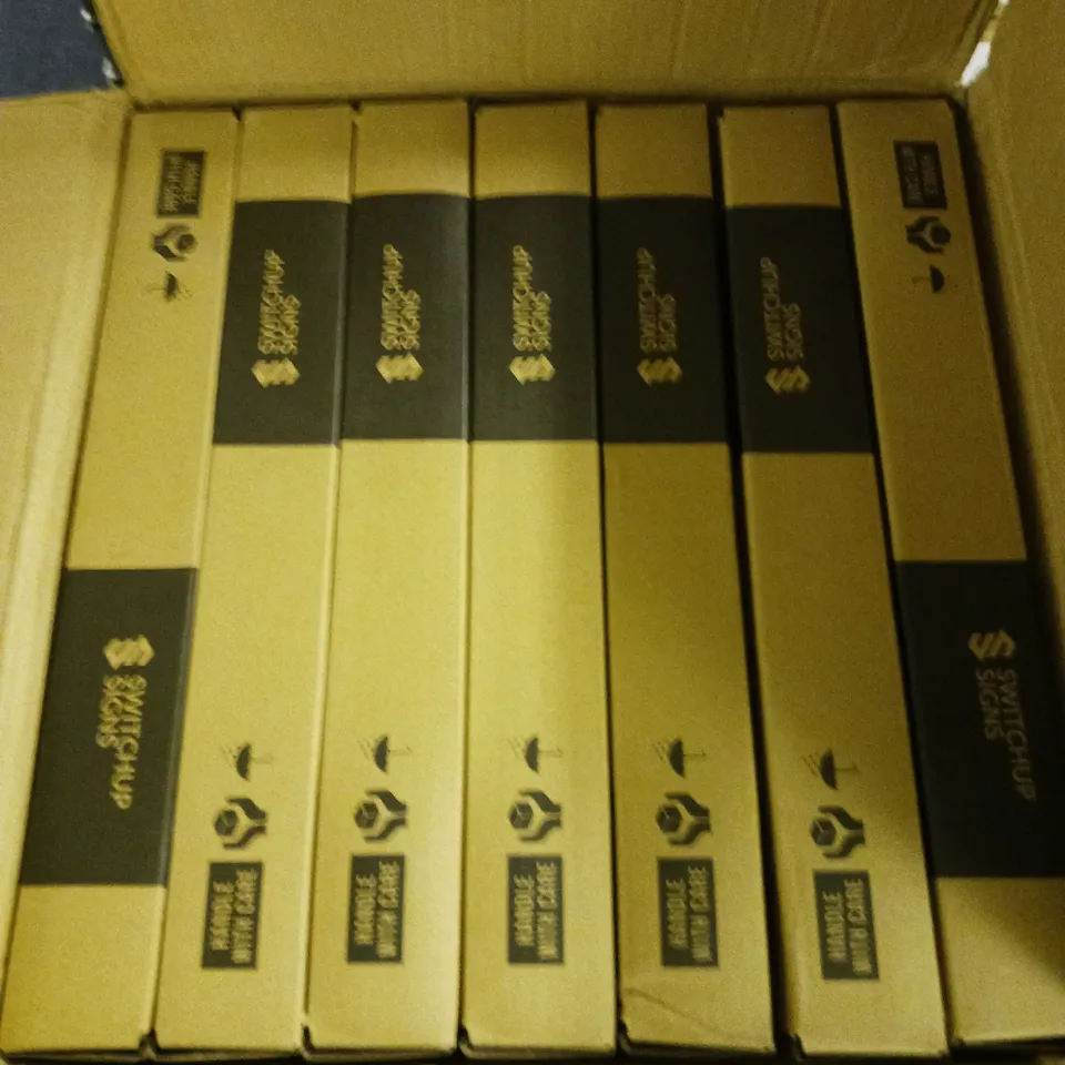 7 X BRAND NEW BOXED SEASONAL COLLECTION 6-IN-1 INTERCHANGEABLE SIGNS	