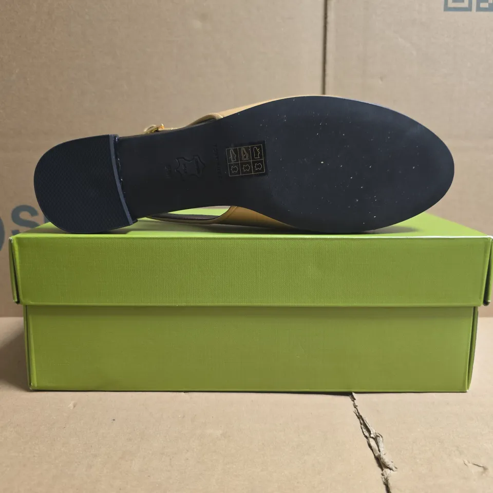 BOXED PAIR OF TORY BURCH CAP-TOE SLINGBACK BALLET SHOES IN GINGER SHORTBREAD SIZE US 6.5