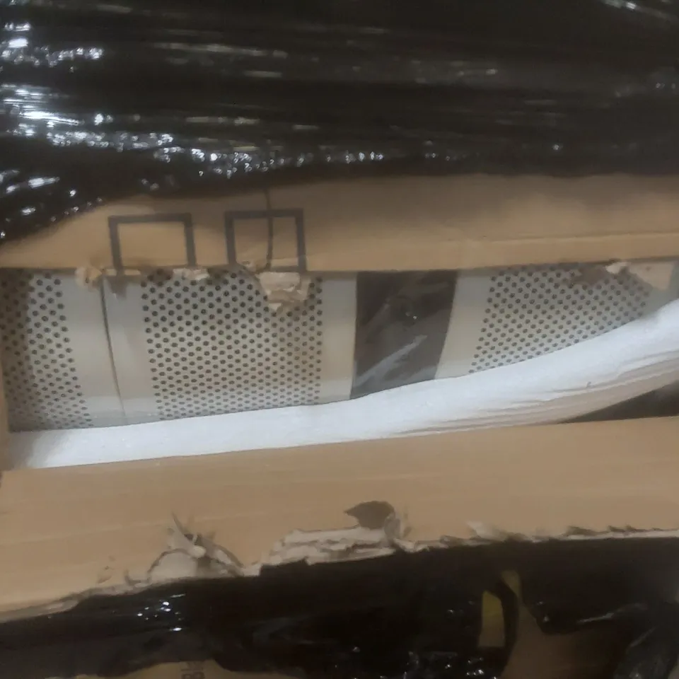 PALLET CONTAINING A VERY LARGE QUANTITY OF PORTABLE METAL SHELVES ECT