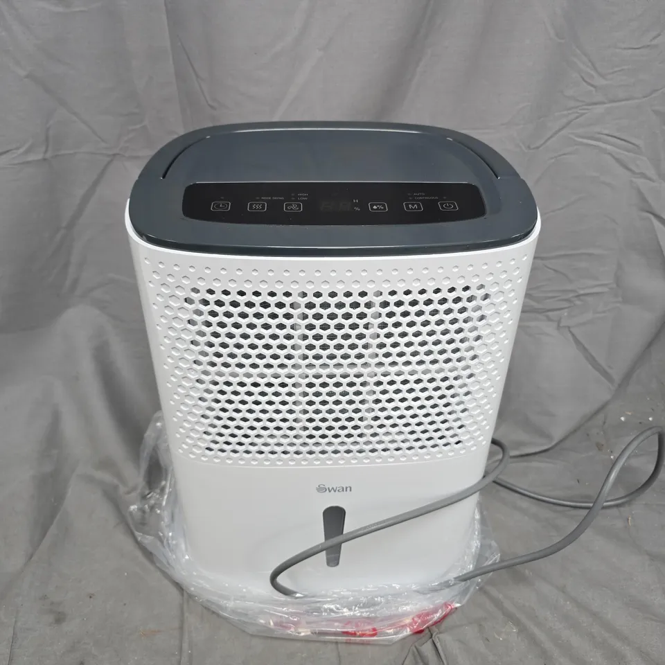 SWAN 10L DEHUMIDIFIER IN WHITE