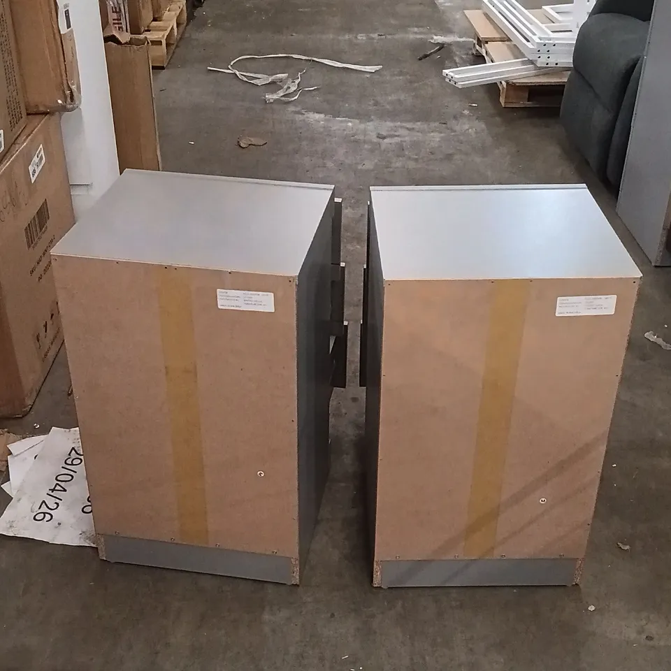 PAIR OF MODERN 3-DRAWER BEDSIDE CABINETS - GREY