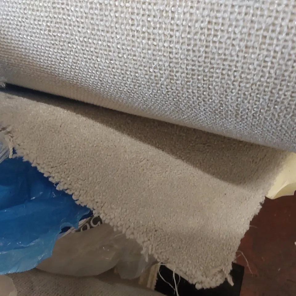 ROLL OF QUALITY PIONEER REWARDING CARPET - APPROXIMATELY 4 x 4m