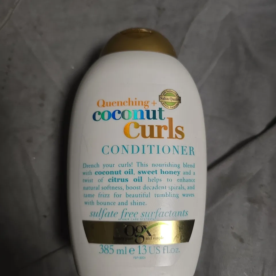 APPROXIMATELY 20 ASSORTED HEALTH AND BEAUTY PRODUCTS INCLUDING COCONUT CURLS CONDITIONER , MOROCCAN OIL AND NIVEA FACE WASH 