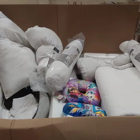 PALLET CONTAINING A VERY LARGE QUANTITY OF ASSORTED PILLOWS AND RELATED BEDDING/COMFORT PRODUCTS ECT
