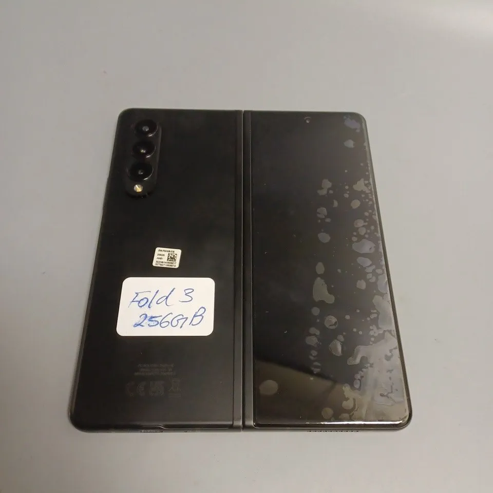 SAMSUNG GALAXY Z FOLD3
