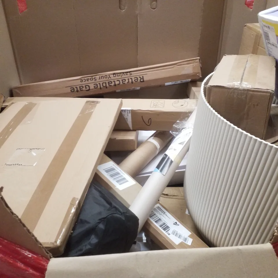 PALLET CONTAINING ASSORTED PRODUCTS INCLUDING TOUCH BIN, 19" MONITOR, HANGING PLANTERS, LED HIGH BAY LIGHT & GOVEE CEILING LIGHT PRO