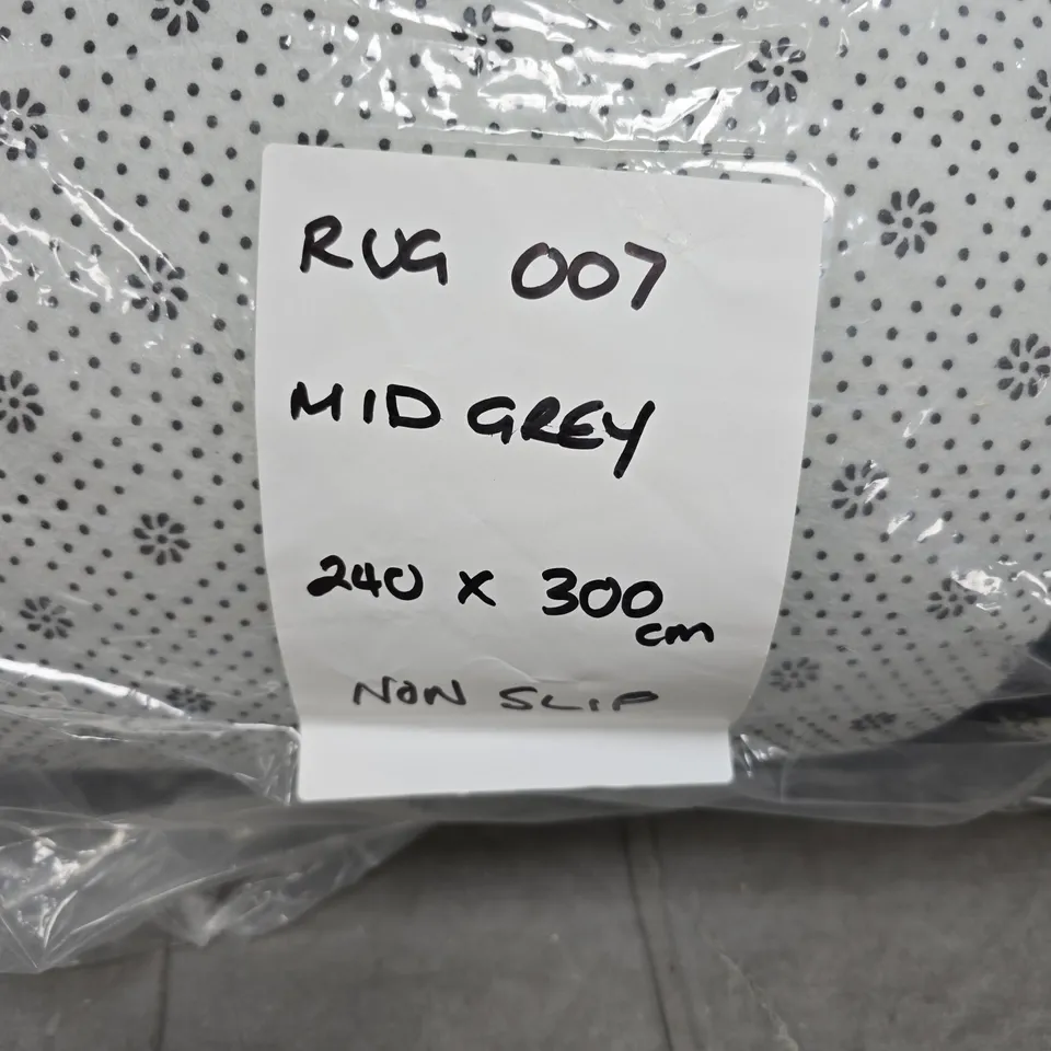 RUG 007 – MID GREY, 240 X 300 CM, NON-SLIP