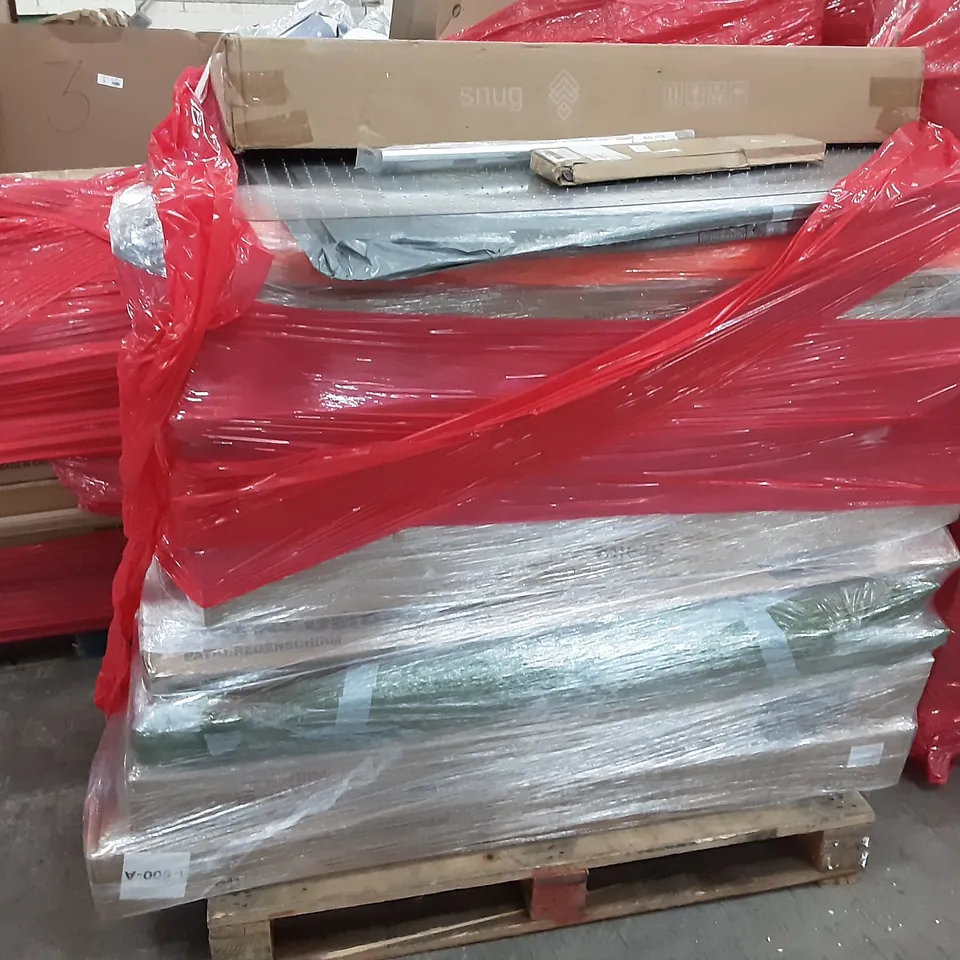 PALLET OF ASSORTED PRODUCTS TO INCLUDE SNUG RECTANGULAR COFFEE TABLE, 9FT GARDEN PARASOL 