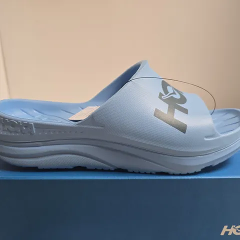 BOXED PAIR OF HOKA ORA ATHLETIC SLIDE SANDALS – UK 11.5