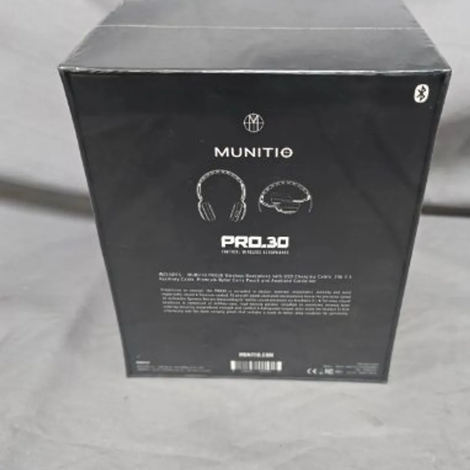 BRAND NEW BOXED MUNITIO PRO30 BRUSHED GOLD WIRELESS HEADPHONES 2AQPX-PRO30