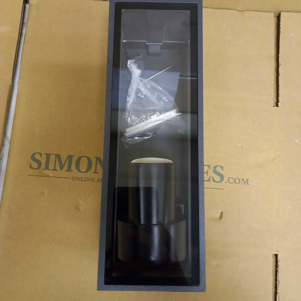 TARYN 1LT WALL LIGHT 