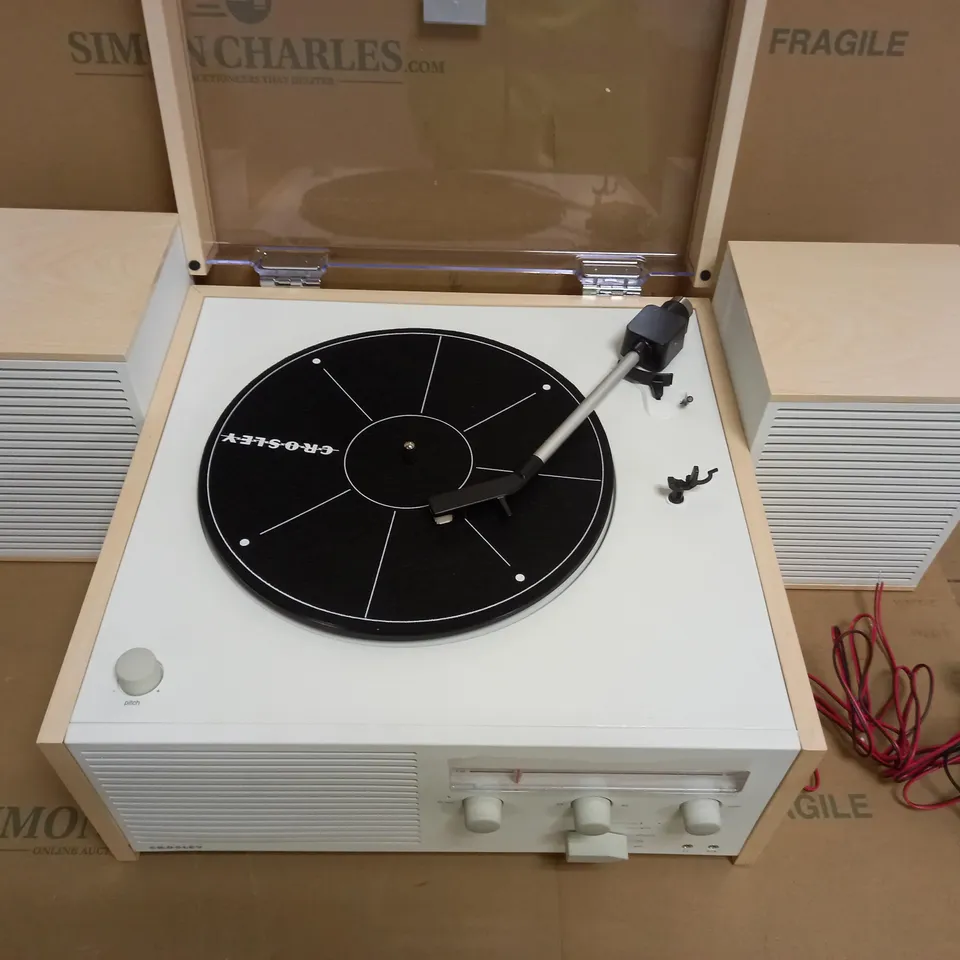 CROSLEY SWITCH II BELT-DRIVE TURNTABLE WITH BLUETOOTH, AM/FM RADIO, AUX-IN, AND SPEAKERS