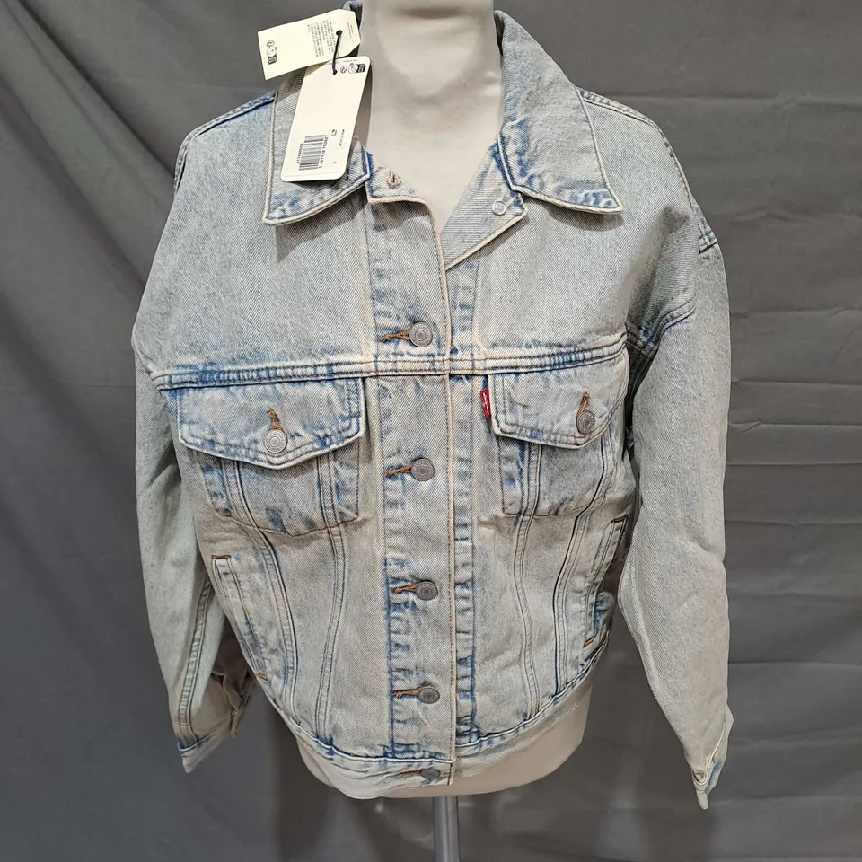 LEVIS 90S TRUCKER JACKET IN LIGHT WASH SIZE S