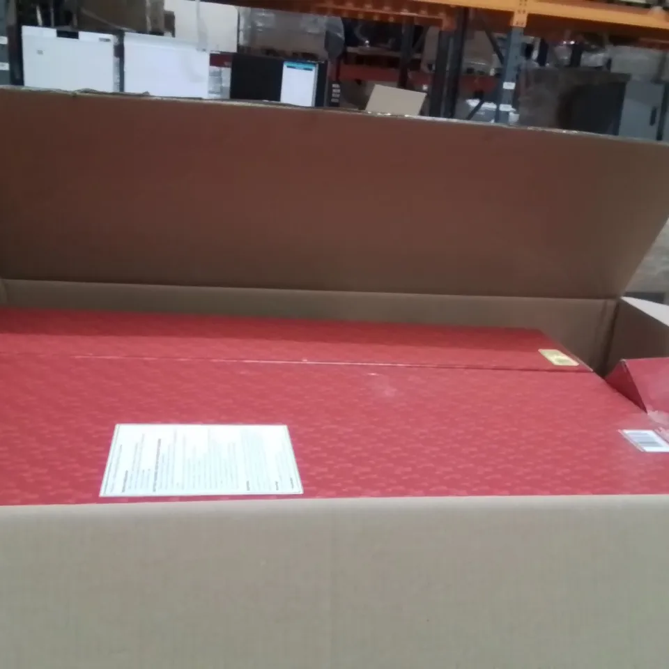 PALLET CONTAINING A LARGE QUANTITY OF ASSORTED CHRISTMAS DECORATIONS AND PRODUCTS TO INCLUDE;PAPER CUPS,BOTTLE BRUSH LED TREE,SNOW GLOBE