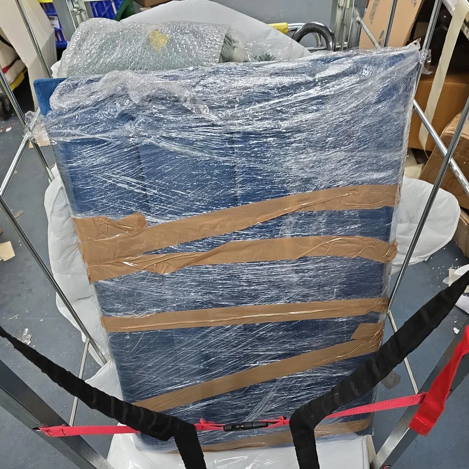 JOB LOT OF APPROXIMATELY 10 ASSORTED ITEMS TO INCLUDE: 24PACK TOILET ROLL AND UMBRELLA