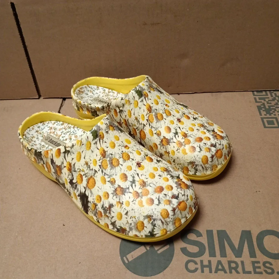 BACKDOOR SHOES LEMON DAISY CLASSIC CLOGS – WOMEN'S VEGAN CLOGS, UK 5 (EU 38)