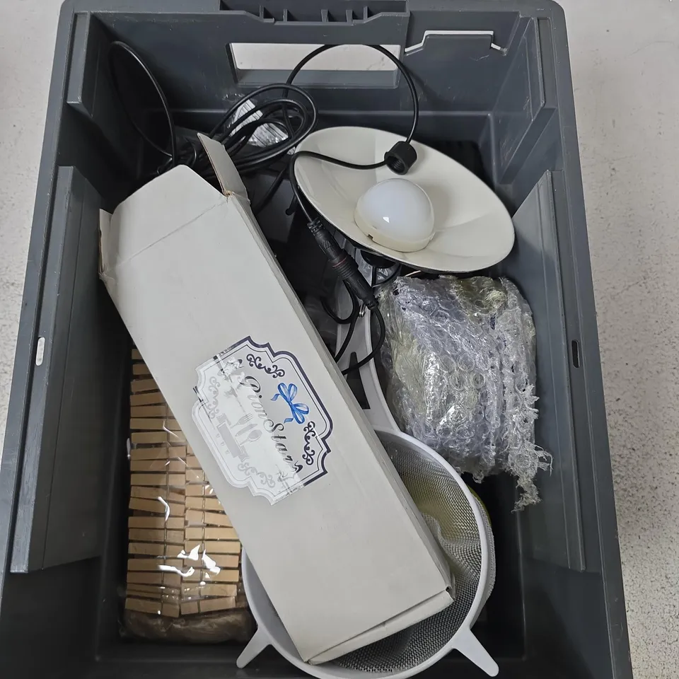 BOX CONTAINING A MIX OF 10 ASSORTED ITEMS INCLUDING battery, light, cutlery etc. 