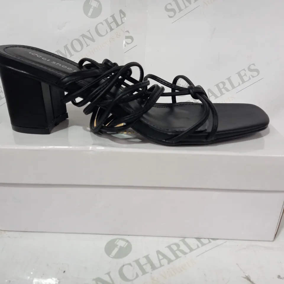BOXED PAIR OF IDEAL SHOES STRAPPY LOW BLOCK HEEL SANDALS IN BLACK EU SIZE 40