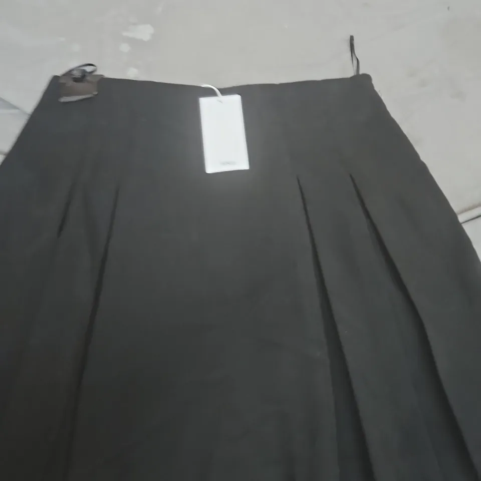 MANGO WOMEN'S BLACK PLEATED SKIRT – UK 8